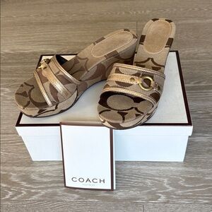 Coach open toe wedge nearly new logo platform sandals gold colored trim sz 7.5